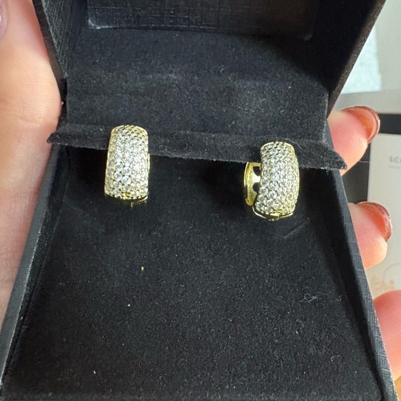 gold diamond hoop earrings - Picture 4 of 4